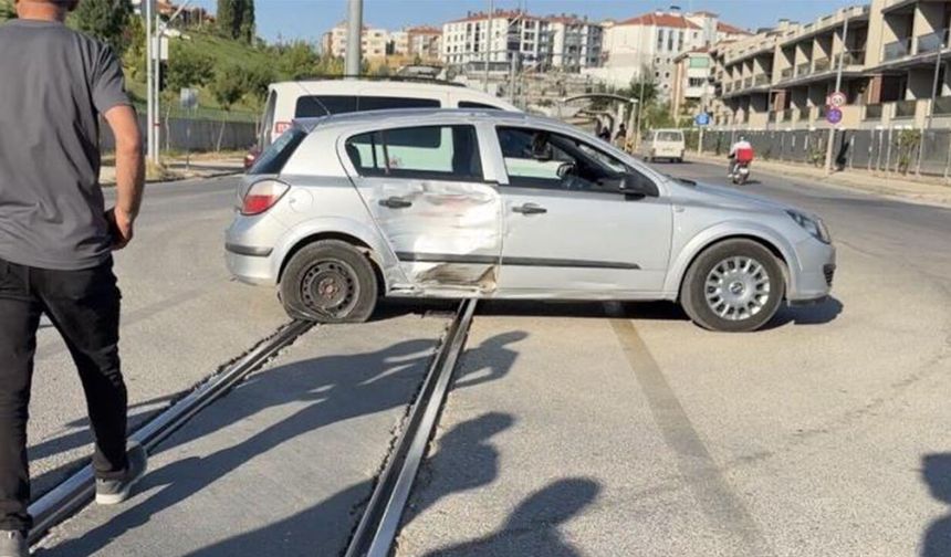 Eskişehir'de kavşakta korkutan kaza: 1 yaralı