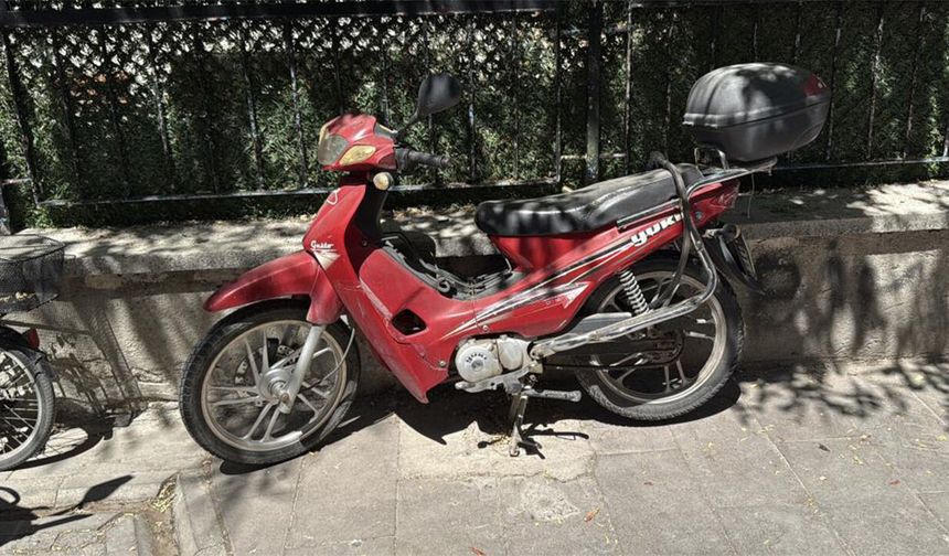 Eskişehir’de park halindeki motosiklet çalıntı çıktı! İnceleme başlatıldı