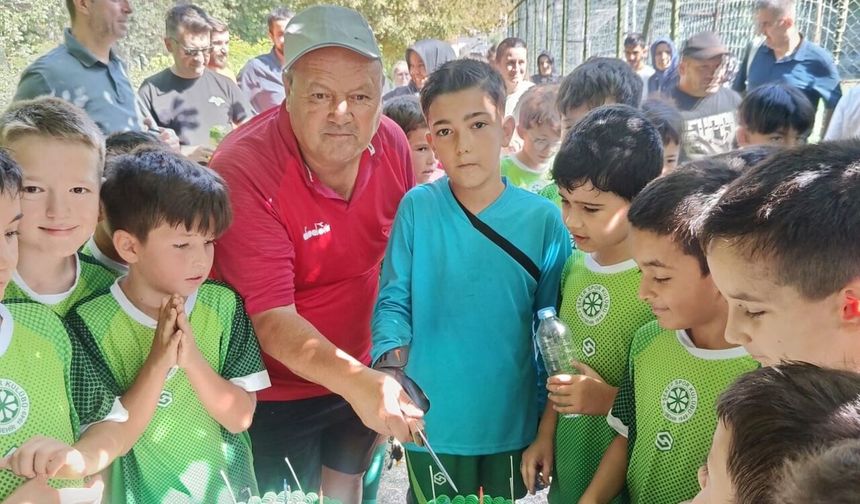 Tuğra Alp'e sürpriz kutlama