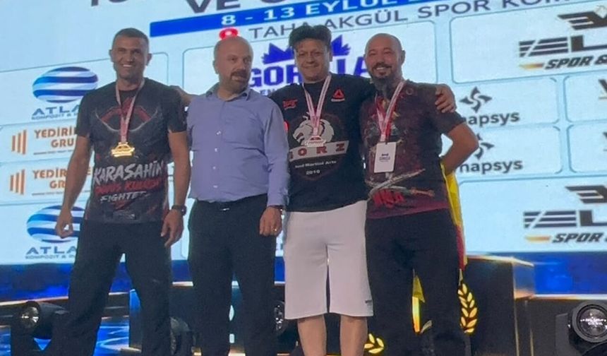 Erken ailesinden üç derece
