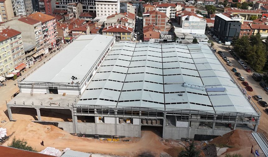 Eskişehir Kurtuluş Pazar Yeri’nde son viraj: Çatı tamamlandı