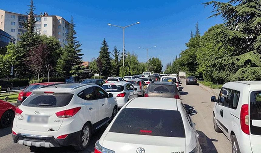Eskişehir Sağlık-Sen’den trafik sorunu için Büyükşehir Belediyesi'ne çağrı
