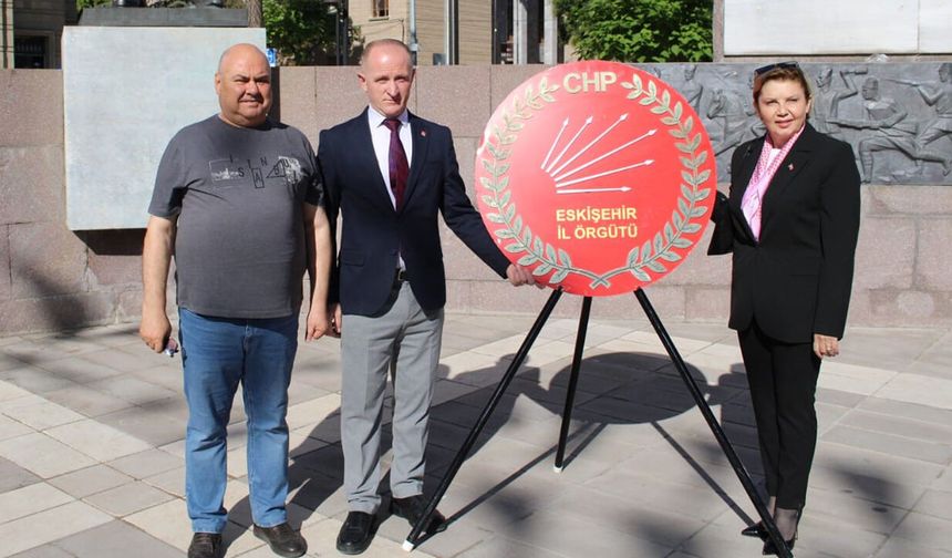 Eskişehir’de CHP’nin 103. kuruluş yıl dönümü törenle kutlandı