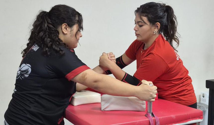 Eskişehir’de Gaziler Günü’ne özel bilek güreşi turnuvası