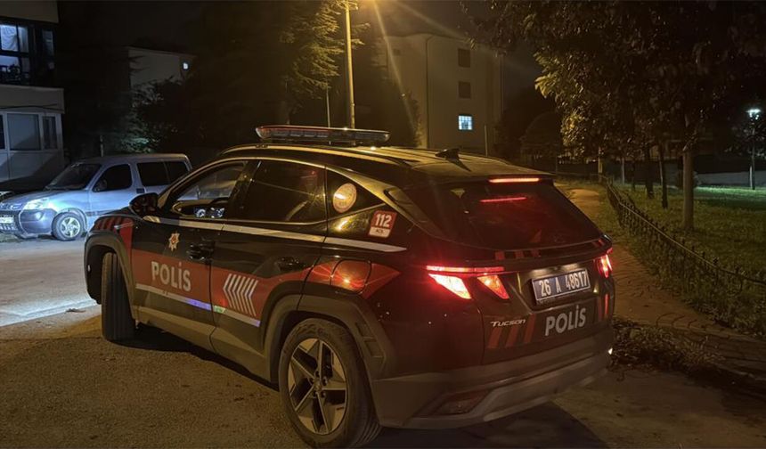 Eskişehir’de liseye el fenerleriyle girdiler: Kaçışları uzun sürmedi