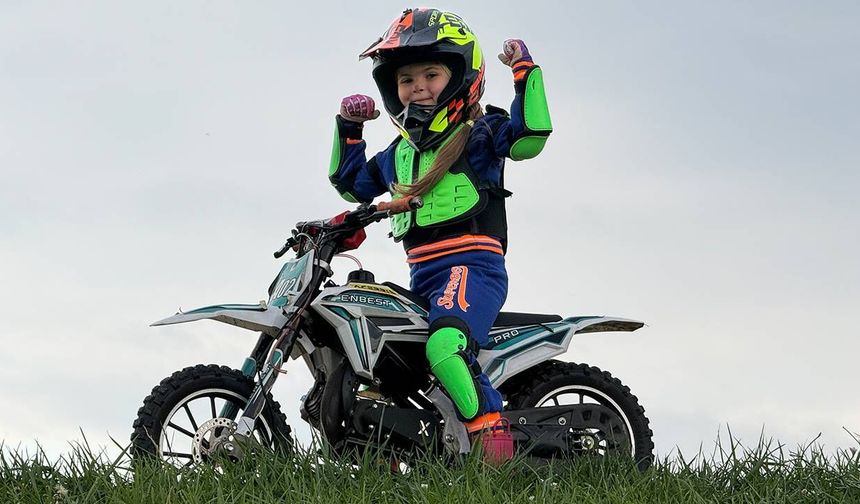 Eskişehir’de motosiklet tutkunu minik İkra: "Zayn ile Yarışmak İstiyorum"