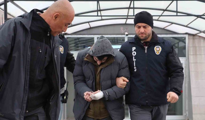 Eskişehir'de üvey babasını öldüren sanığın ifadeleri şaşırttı