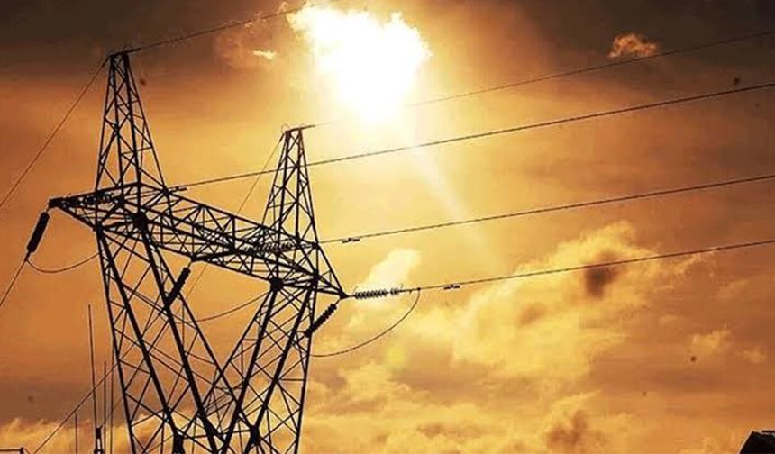 Eskişehir’i etkileyen elektrik kesintisiyle iş kazası iddiası: Bir kişi elektrik akımına kapıldı