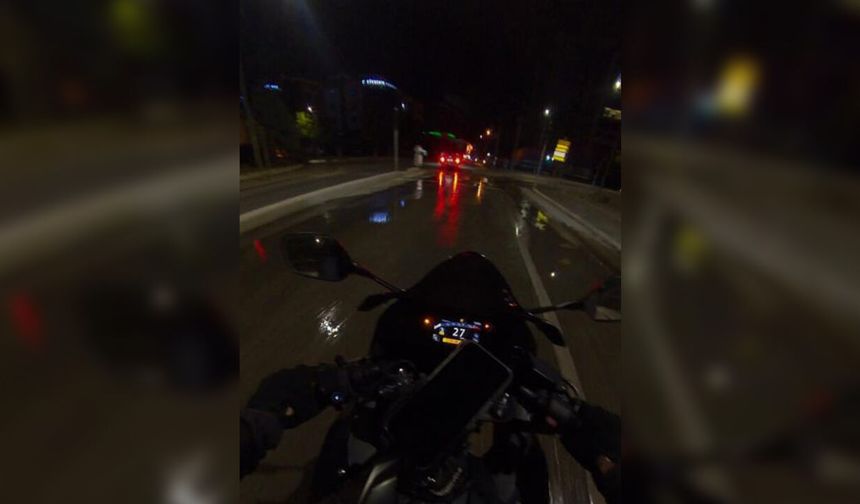 Eskişehir’in işlek bulvarında su baskını: Trafik zor anlar yaşadı