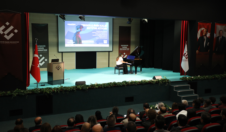 ESTEKFEST26 Eskişehir'de kapılarını açtı: 500 lise öğrencisi teknolojiyle buluşuyor
