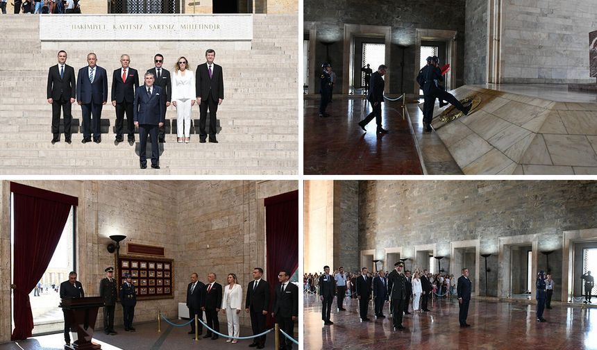 Sivrihisar Eğitim Vakfı’ndan 35. yıl dönümünde Anıtkabir ziyareti
