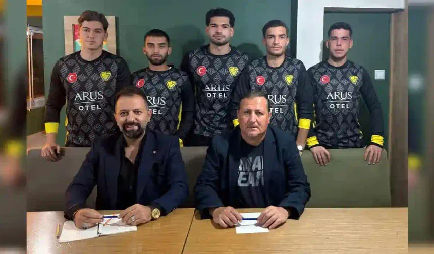 Çağlarspor’da 5 imza