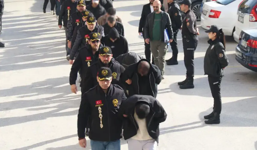 Eskişehir dahil 5 ilde eş zamanlı baskın: 19 şüpheli gözaltına alındı