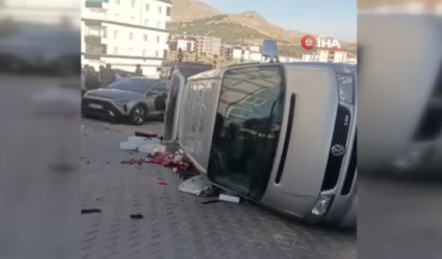 Eskişehir'de can pazarı! Minibüs ile otomobil çarpıştı: 5 yaralı