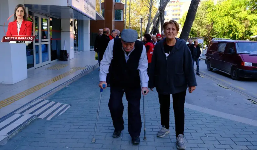 Eskişehir’de bastonuyla emekli eyleminde: Yaşamak değil bu, sürünüyorum