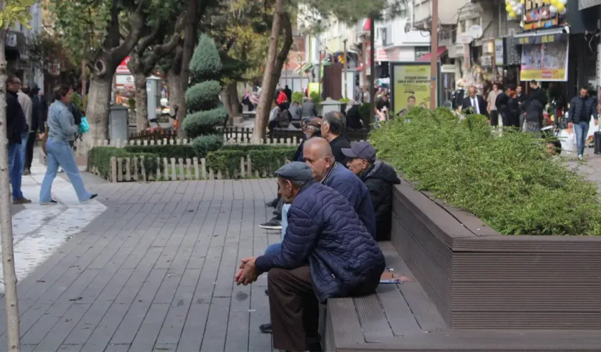Eskişehir’de emeklilerin geçim mücadelesi büyüyor: “Yardıma muhtaç hale geldiler”
