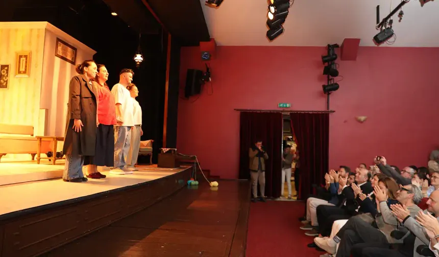 Eskişehir’de “Karanlıktan Bahsetmek Yok” rüzgârı! İlk gösterime yoğun ilgi