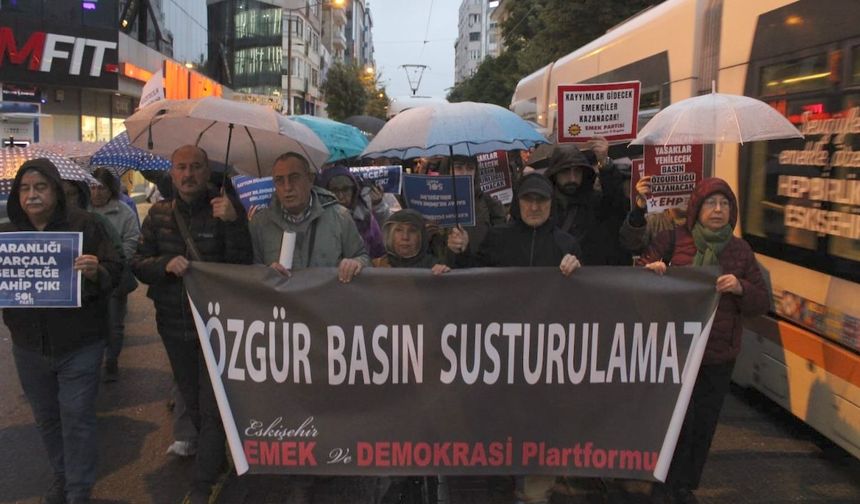 Eskişehir'de yağmur altında kayyum tepkisi!