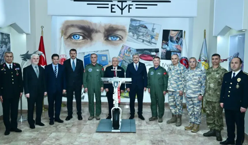 Millî Savunma Bakanı Yaşar Güler'den Eskişehir’e ziyaret!