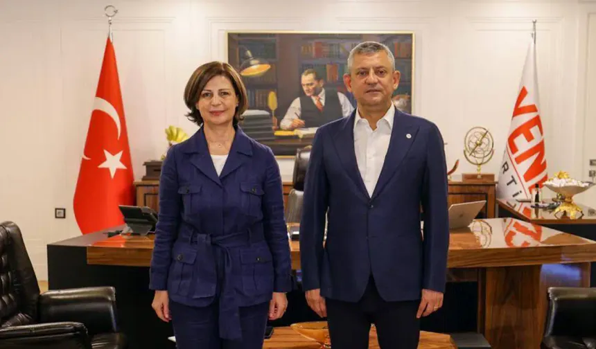 Özgür Özel’den TBB seçimleri açıklaması: “Ayşe Ünlüce'yle birlikte çatır çatır kazandık”