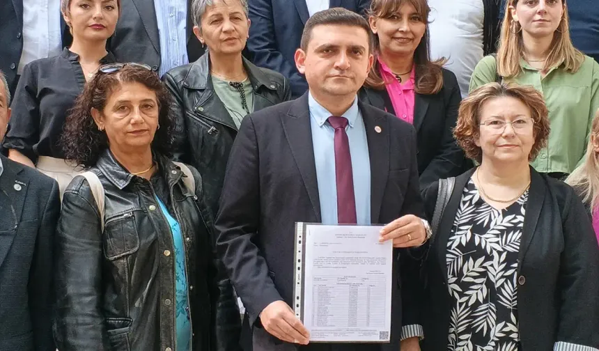 YENİ Parti Tepebaşı İlçe Başkanı Tevfik Yıldırım mazbatasını aldı