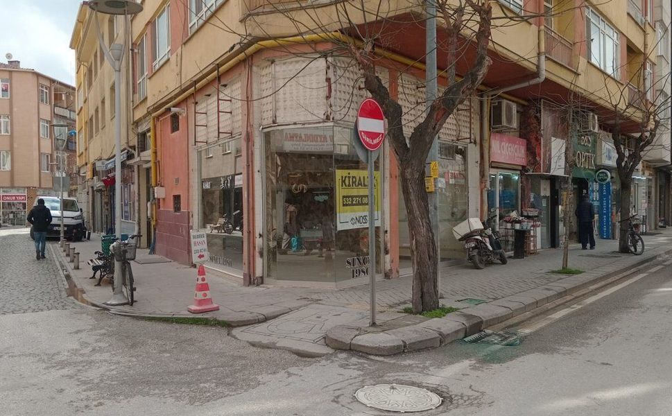 Fethi Özkara: “Kiralar belimizi büküyor”