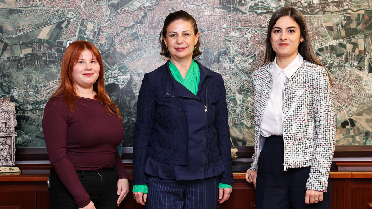 Ayşe Ünlce, Meltem Karakaş, S,Mge Türedi