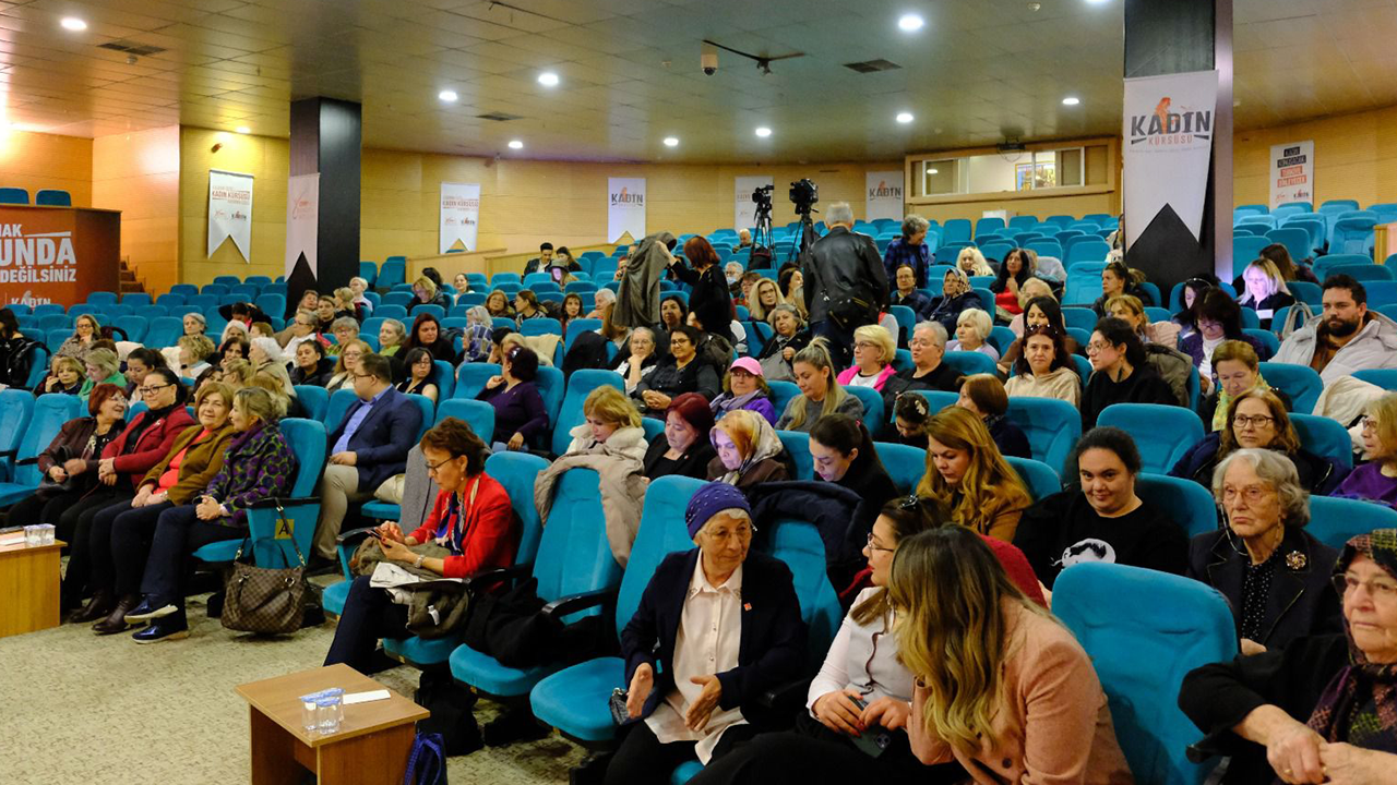 Chp Li Asu Kaya Boş Salona (2)