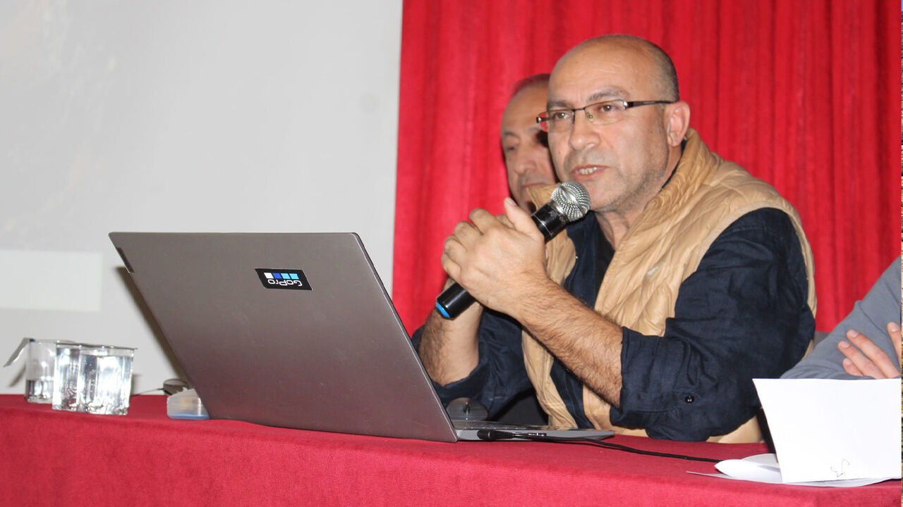 Gazeteci Yazar Özer Akdemir