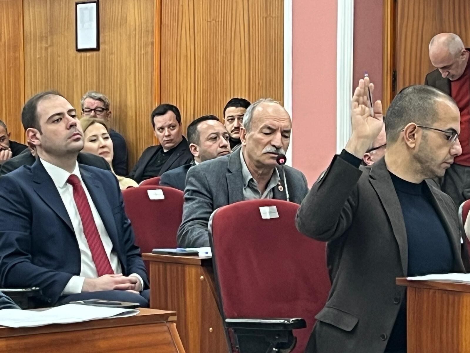 Odunpazarı Meclisi'nde Kazım Kurt Ali Haydar Çelik Düellosu