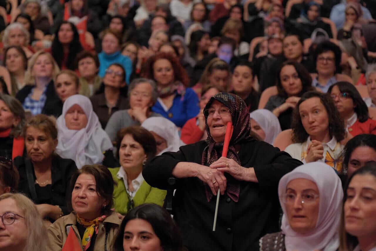 Özgür Özel Eskişehir Kadınların Gücüyle Örnek Bir Kent2-1