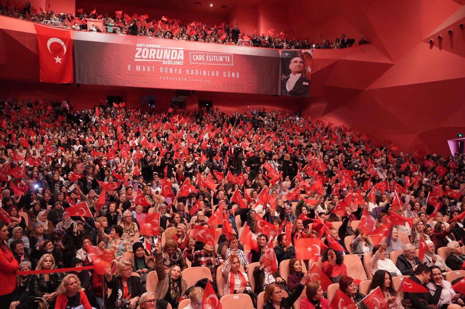 Özgür Özel Eskişehir Kadınların Gücüyle Örnek Bir Kent2