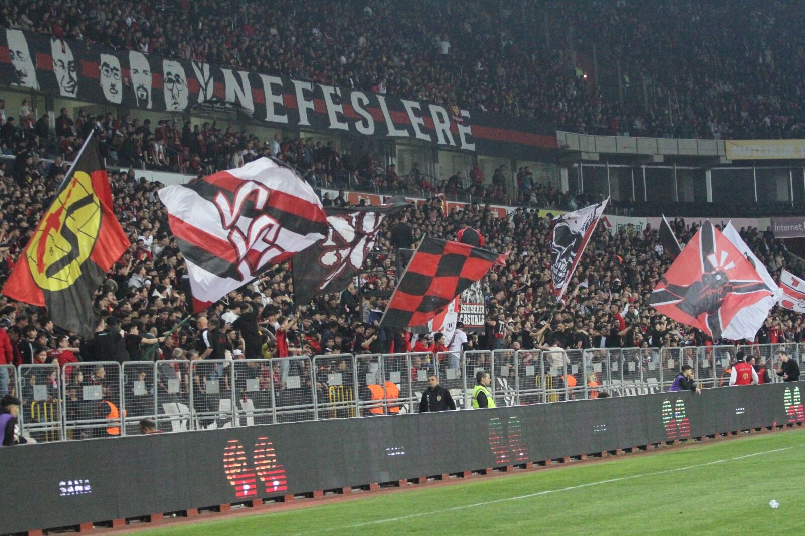 Bu Büyük Taraftara Şampiyonluk Yakışır 1