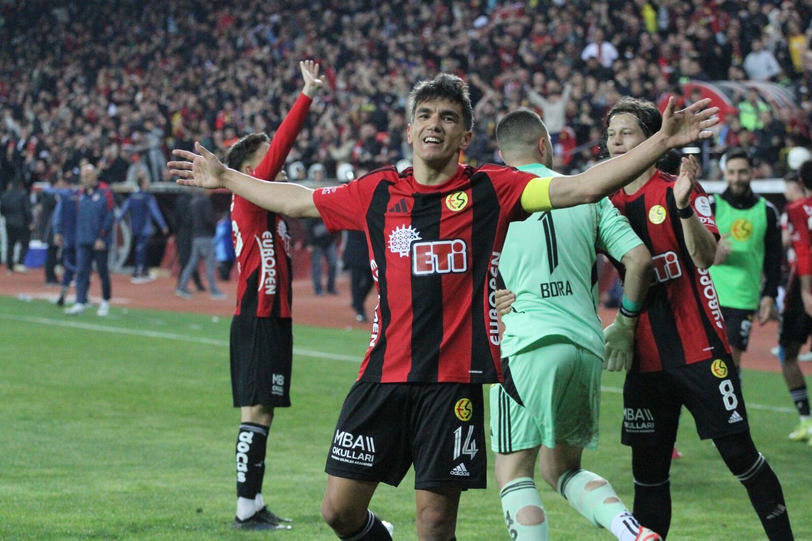 Eskişehirspor’da Akın Akman Kasırgası 16 Gol Ve 15 Asist 2