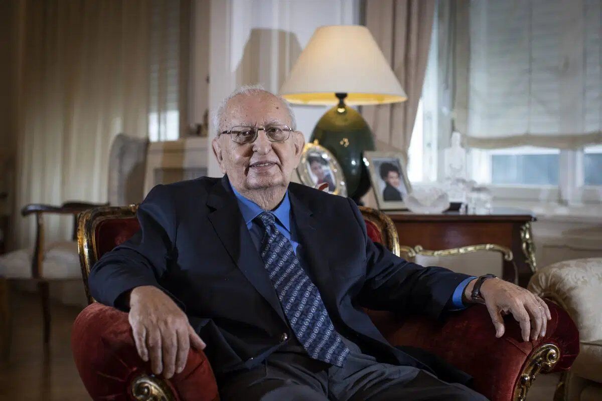 Hüsamettin Cindoruk Istikbal Gazetesi