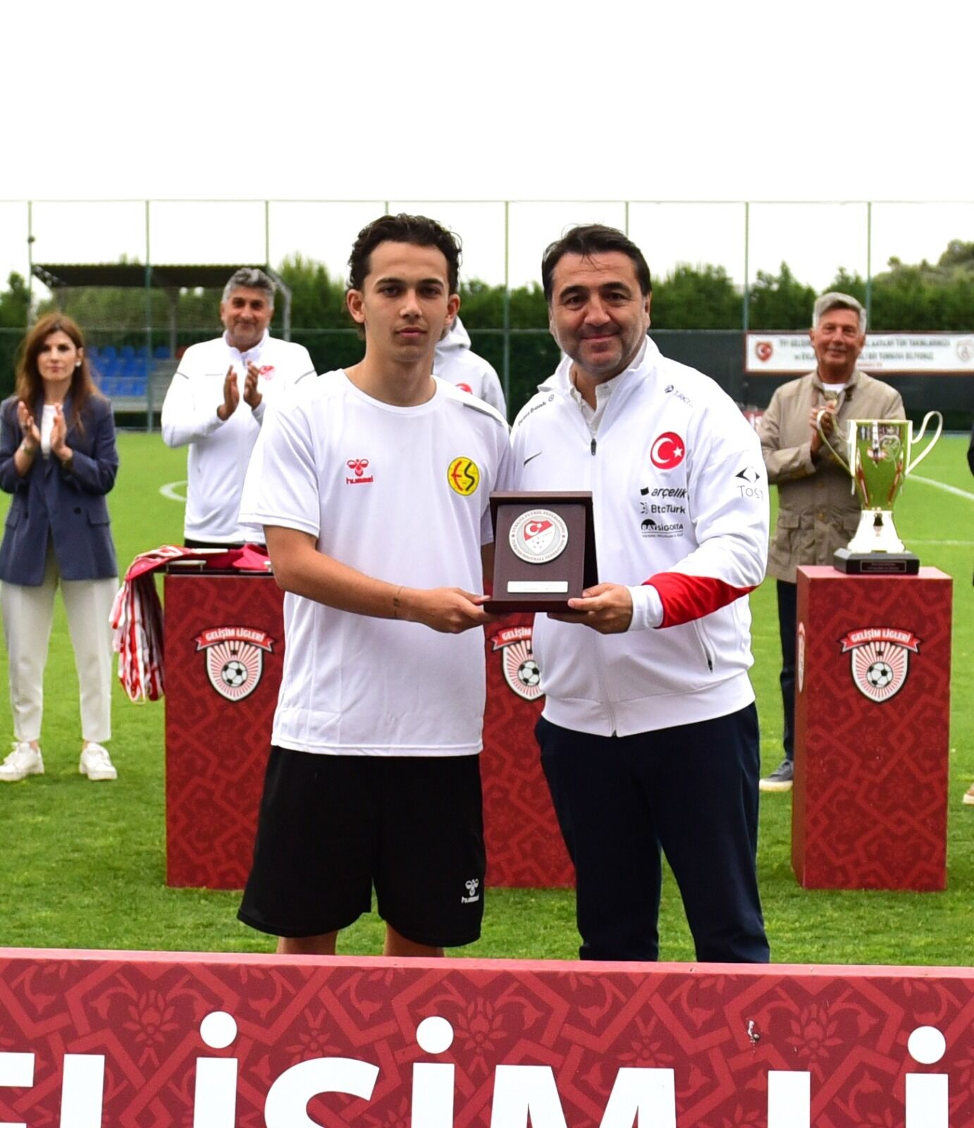 Eskişehirspor Gönüllerin Şampiyonu Oldu1
