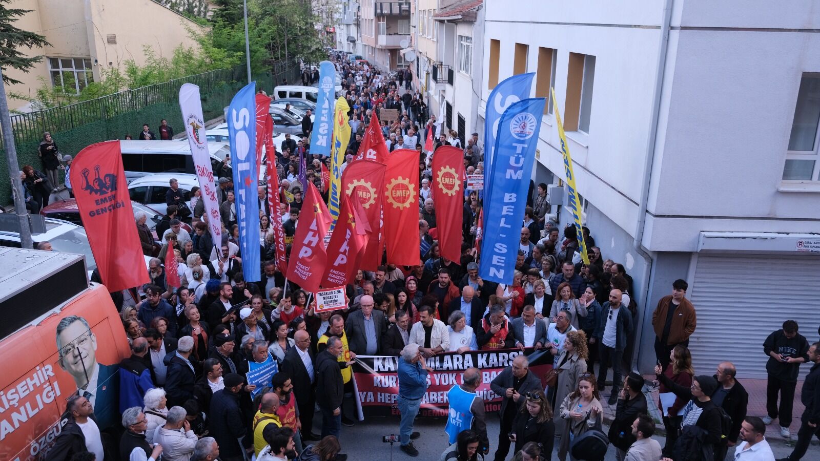 Yüzlerce Yurttaş Chp Eskişehir İl Binası’na Yürüdü2