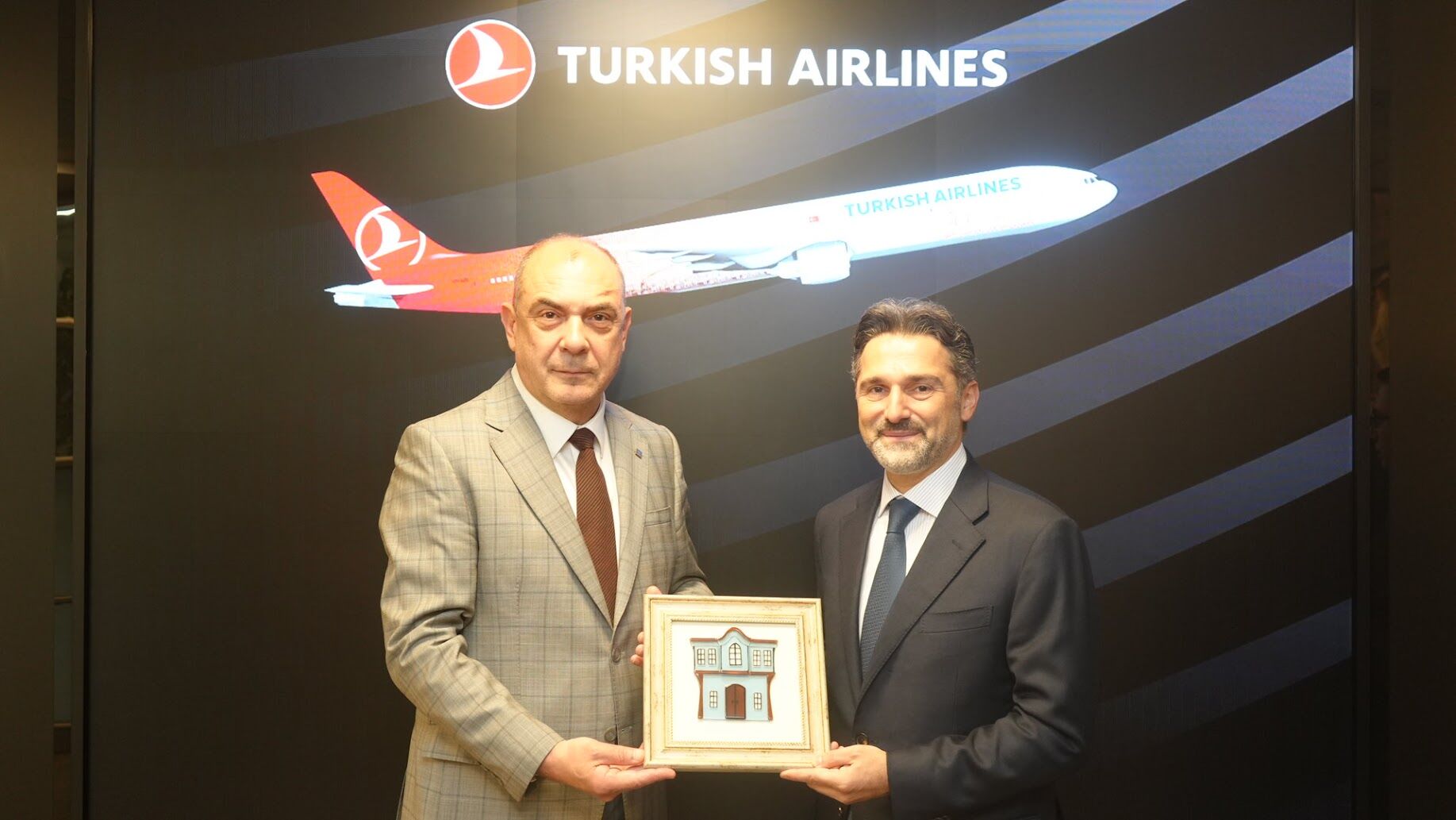 Biz Böyle Konuşyturduk1-1