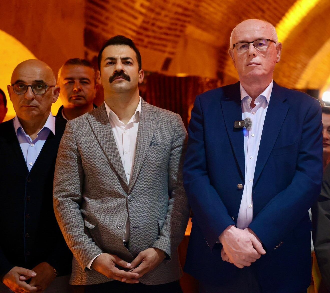 Biz Böyle Konuyşturduk