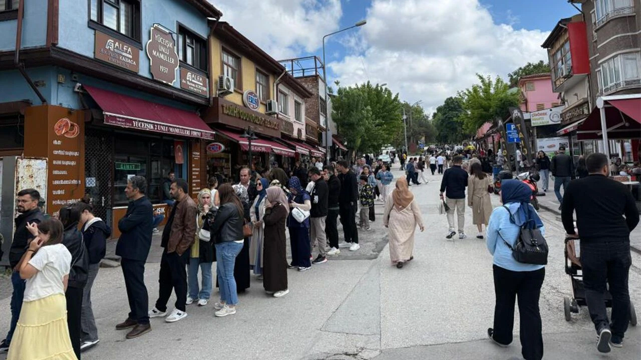 Çarşi Doldu Da Kasa Neden Boş Kaldi (1)