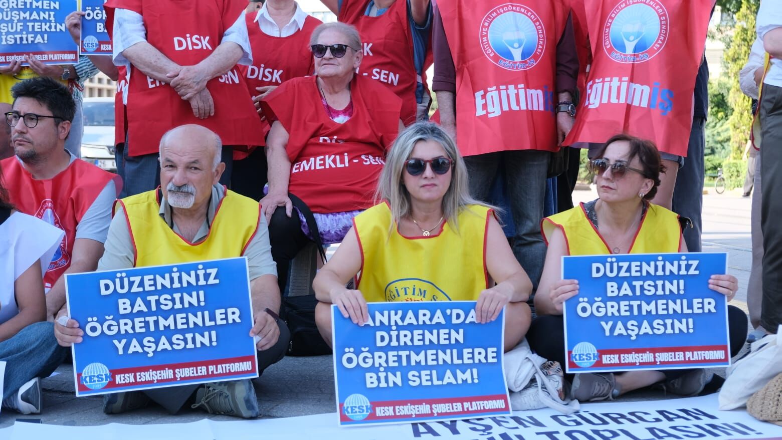 Eskişehir'de Öğretmenlerden Oturma Eylemi “Budanan Haklarımızı Geri Istiyoruz”22
