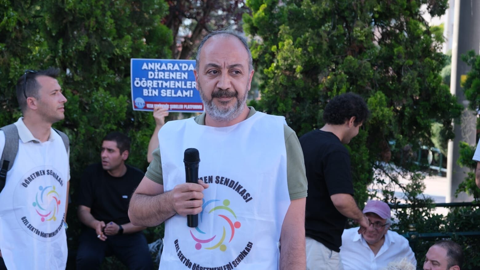 Eskişehir'de Öğretmenlerden Oturma Eylemi “Budanan Haklarımızı Geri Istiyoruz”442