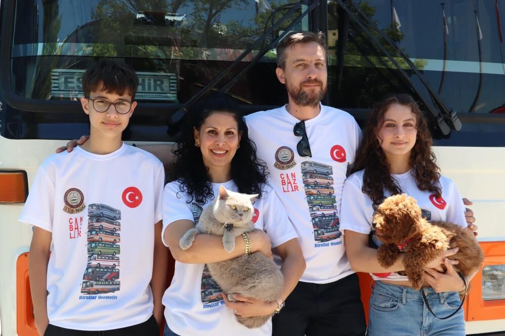 Eskişehir’de Otobüsü 5 Milyon Liralık Yürüyen Eve Dönüştürdüler2