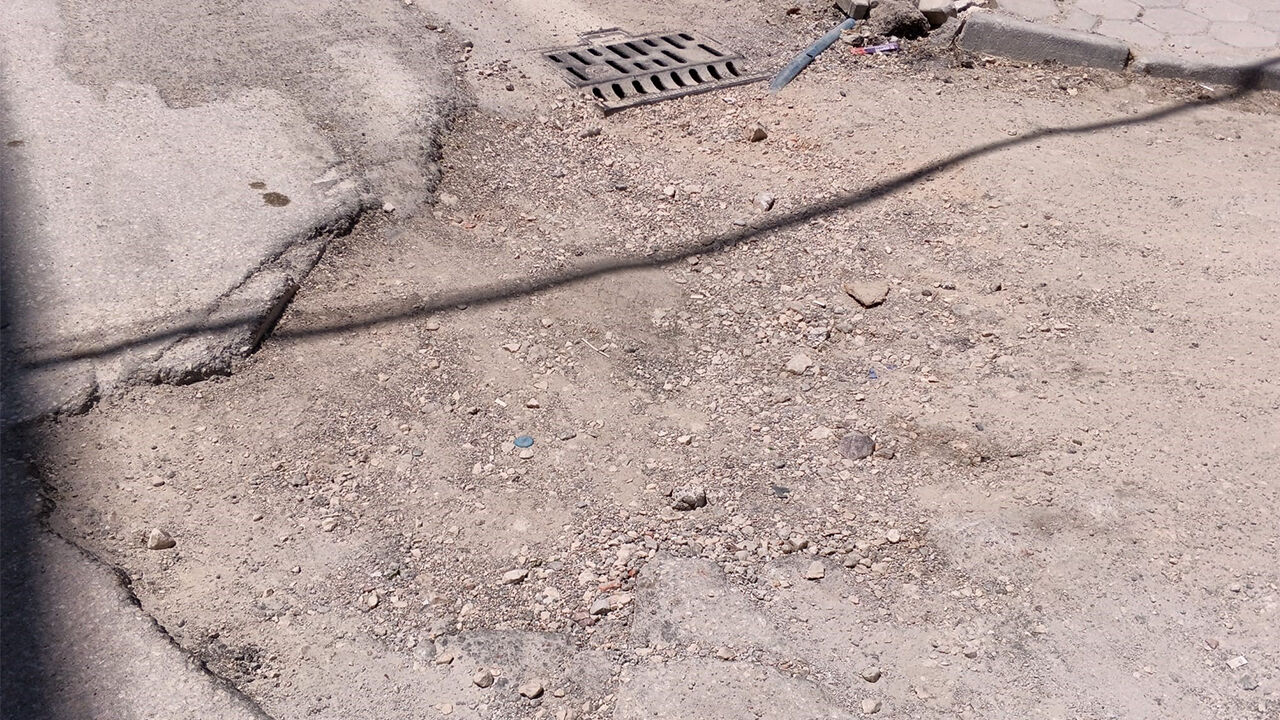 Köstebek Yuvası Yollar Çileden Çıkartıyor2