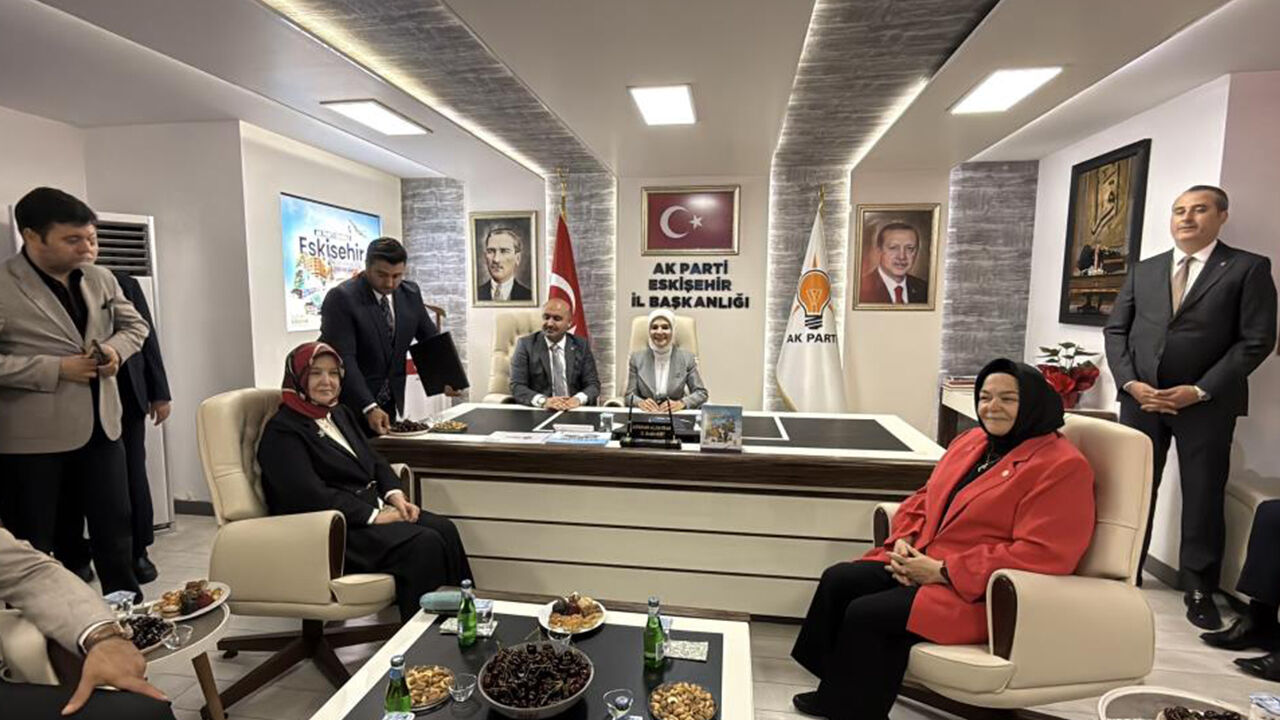 Bakan Göktaş Eskişehir'de Anı Defterini Imzaladı3