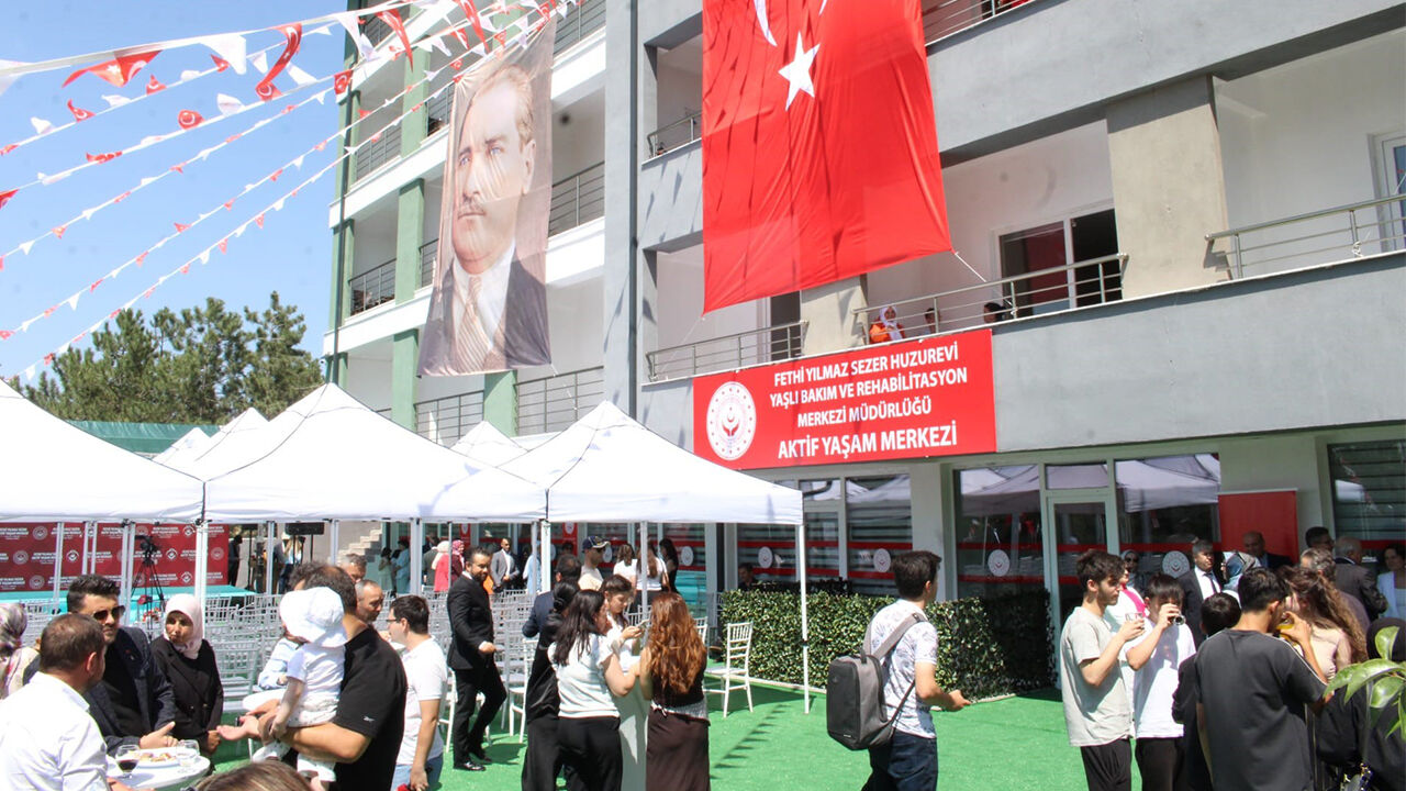 Bakan Göktaş “Eskişehir'e 477 Milyon Lira Kaynak Aktardık”