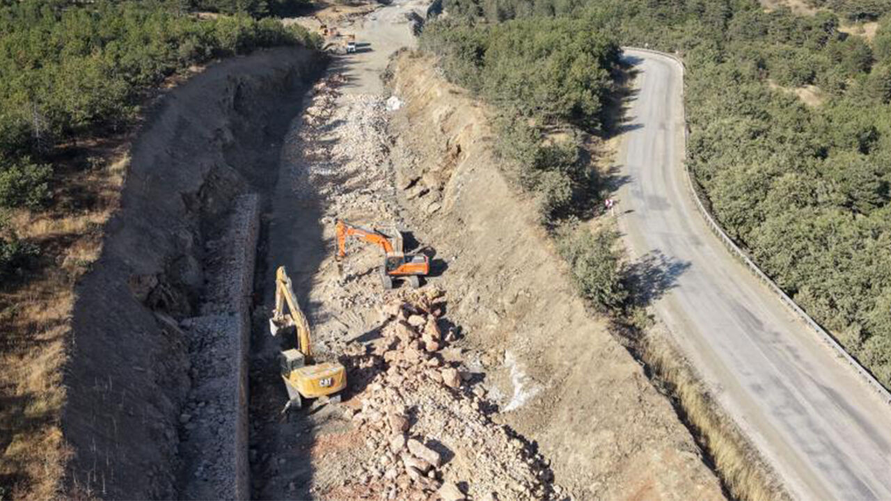 Eskişehir-Sarıcakaya yolunda sevindiren gelişme: Yıkılan duvar tamir edildi