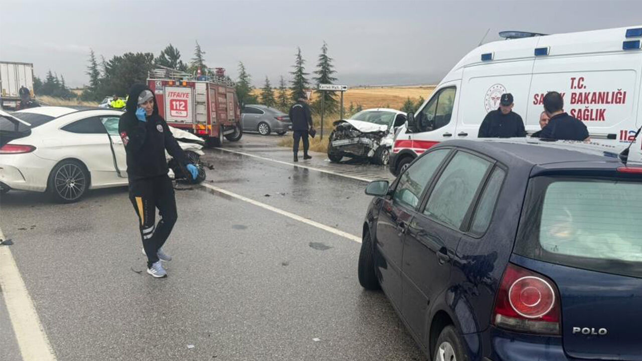 Eskişehir'de korkutan zincirleme kaza: 6 yaralı