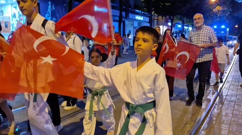 Eskişehir'de Miniklerden 15 Temmuz'da Anlamlı Sancak Koşusu2