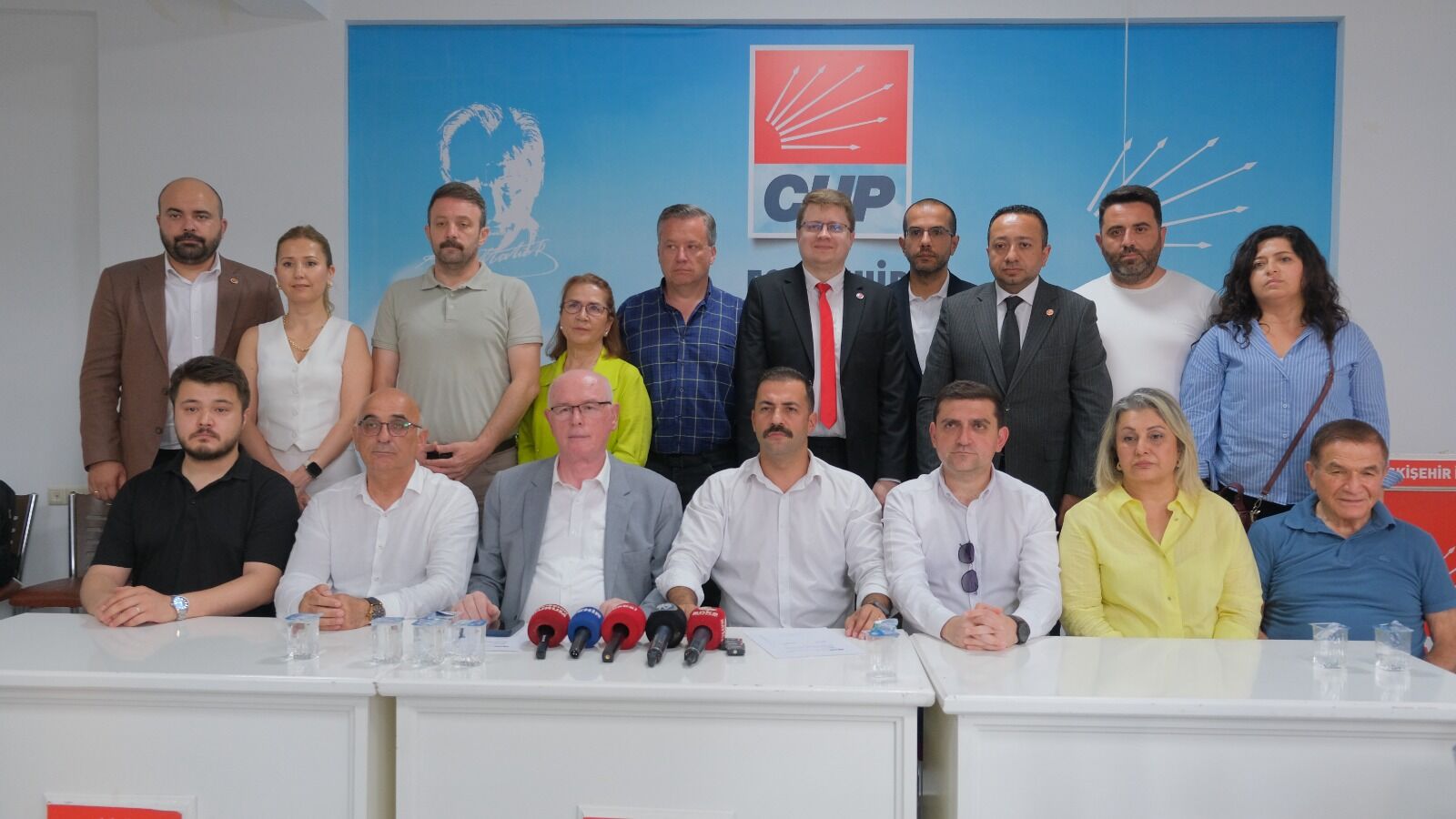 “Eskişehir’de Üç Haftadır Yüzüne Tükürülecek Kişi Bulamıyorlar”4